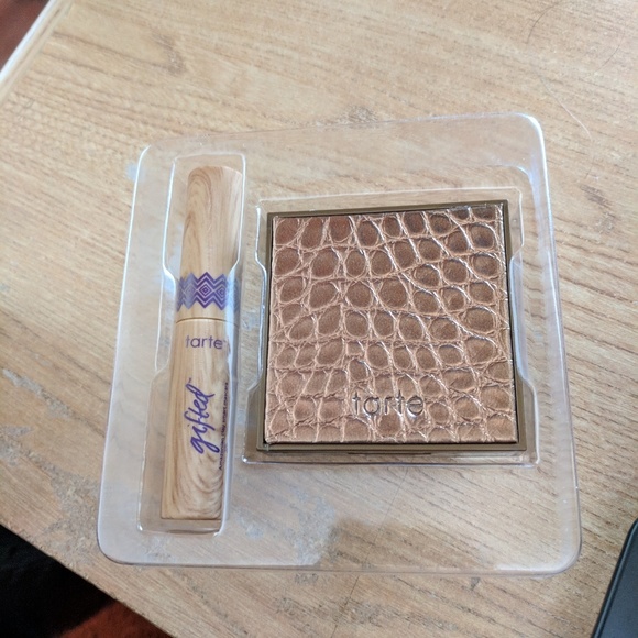 *HOST PICK* BNIB Tarte Clique Amazonian Clay set - Picture 5 of 5